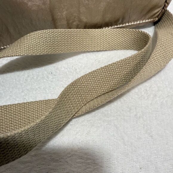 Kipling Gold Crossbody Bag with Adjustable Strap and Textured Finish - Picture 14 of 15